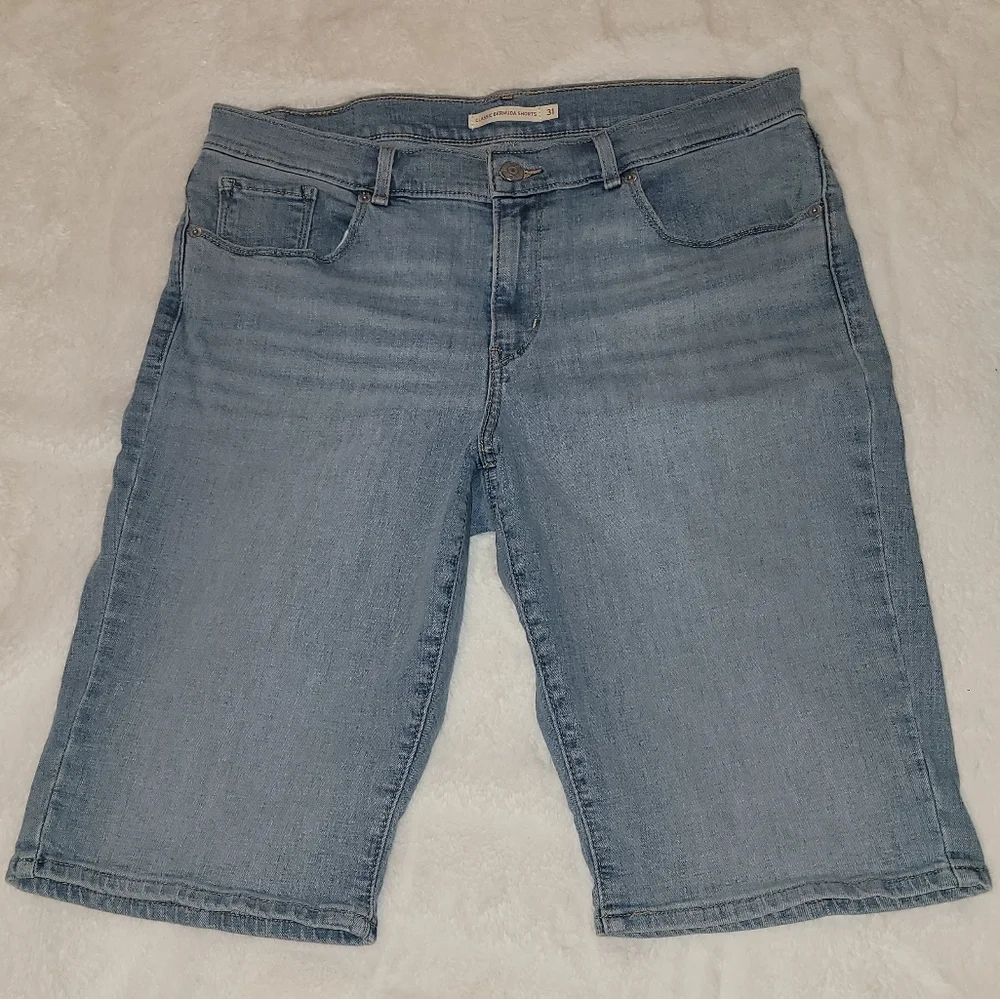 Levis levi jean